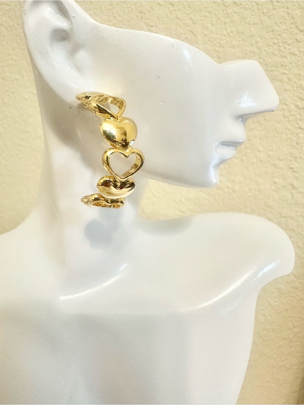 90s Vintage Gold Heart Link C-Hoop Earrings - High Quality